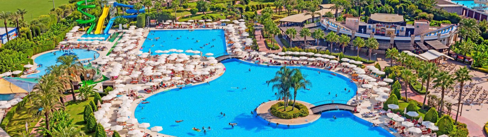zwembad hotel miracle resort